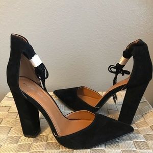 NEW SHOE REPUBLIC LA BLACK HEELS